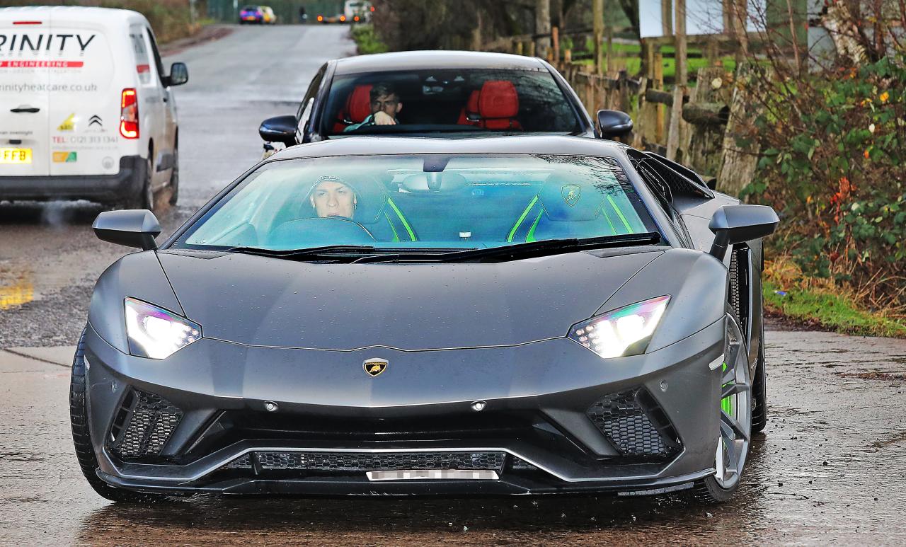 Man Utd star Antony drives £337,000 Lamborghini into training after crashing plush BMW in motorway horror smash | The US Sun