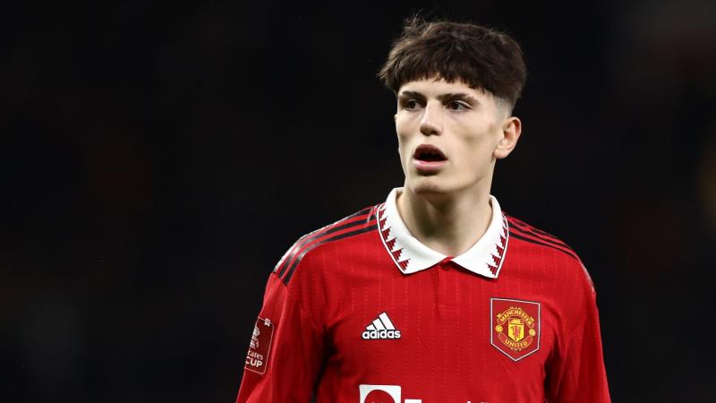 Alejandro Garnacho signs new long-term Man Utd contract through to 2028 |  Goal.com US